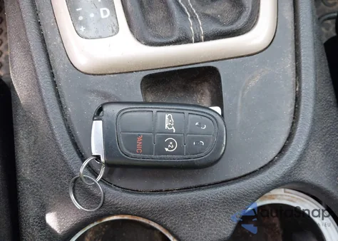 2015 Jeep Cherokee Latitude из США, поврежденный, VIN 1C4PJMCS2FW601271